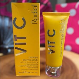 Rodial Vit C Papaya Enzyme Scrub